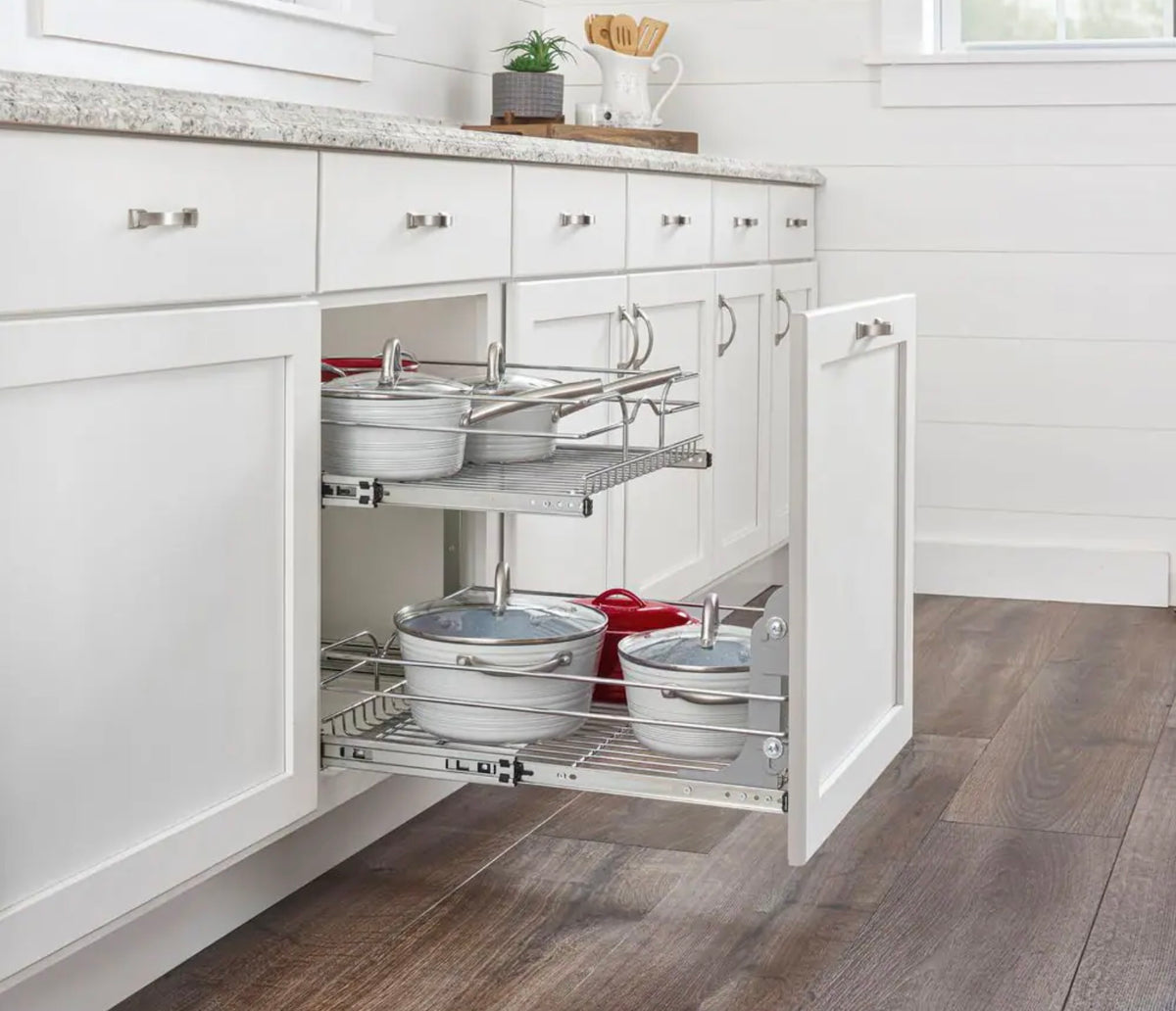Adjustable door mount kit for pullout organizers