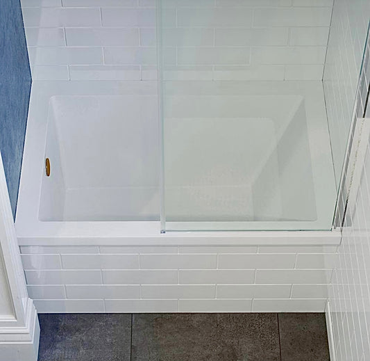 Voltaire 48"x32" left drain bathtub