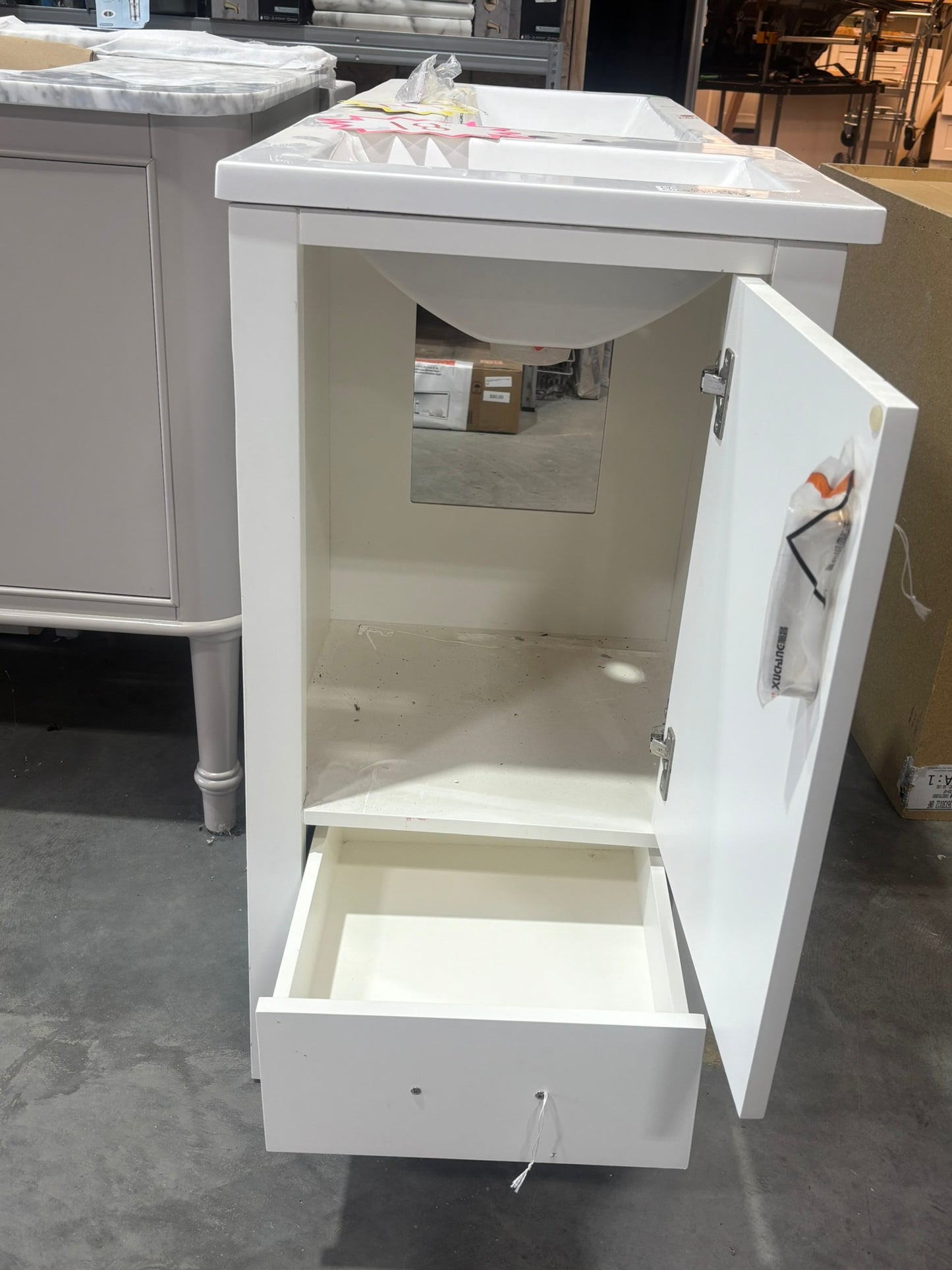 18" white vanity with white top