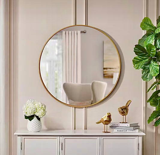 30" round gold mirror