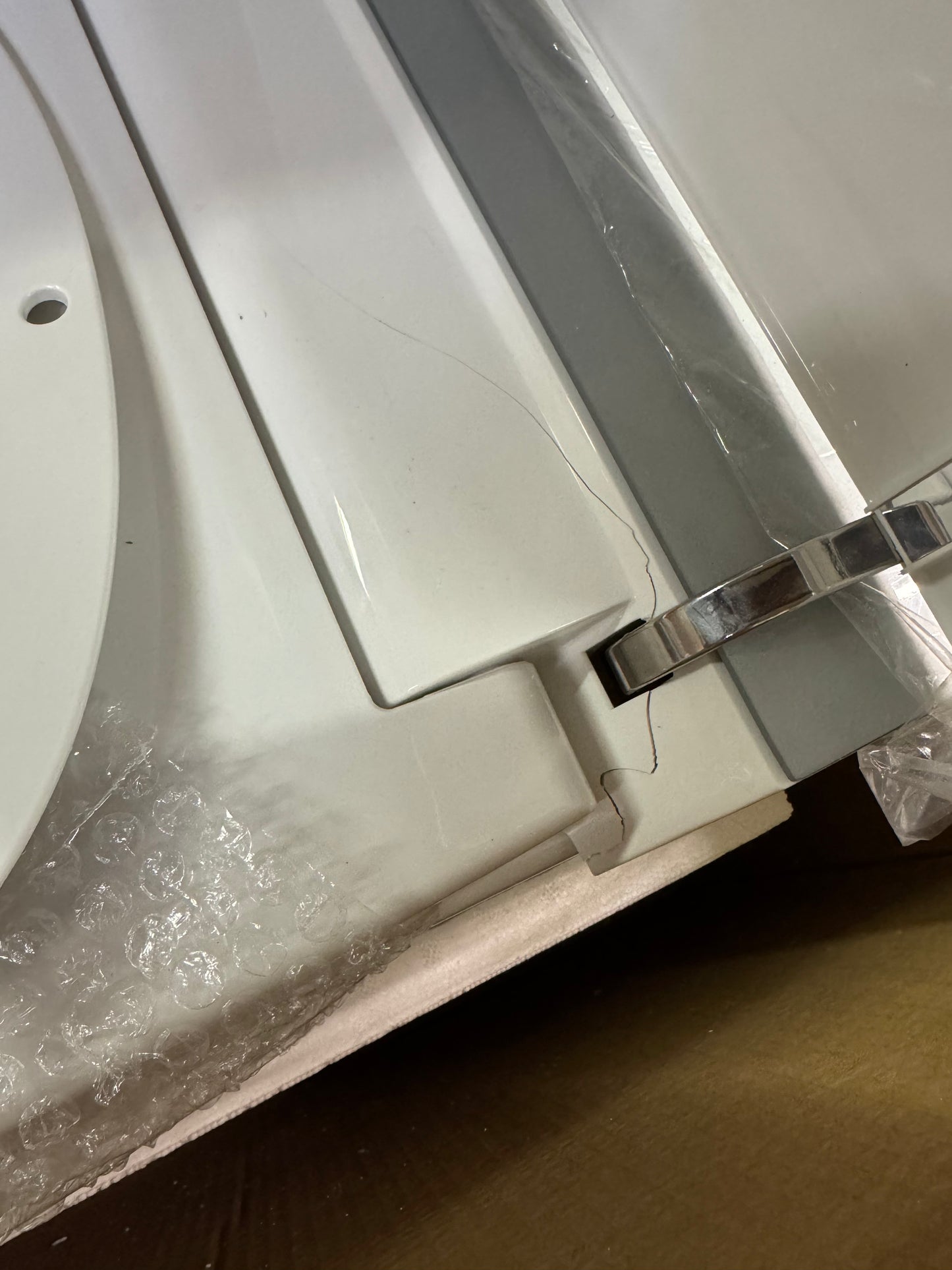 Elongated 1.28 GPF smart toilet
