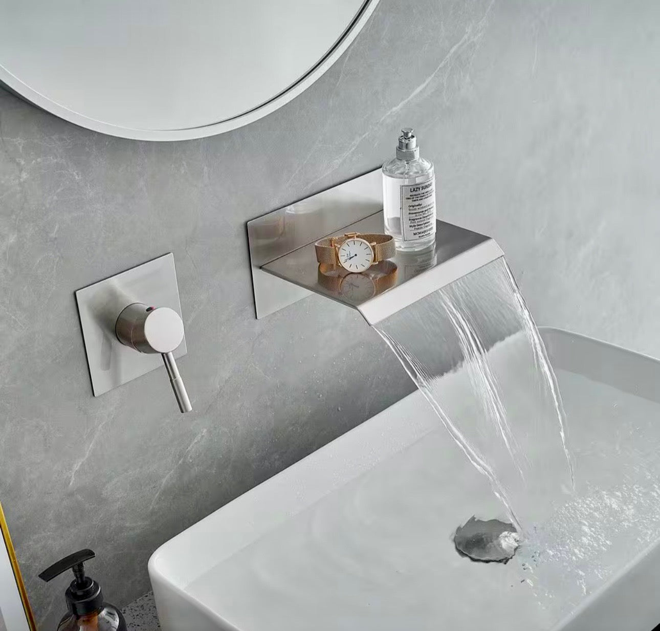 Single handle wall mount waterfall faucet
